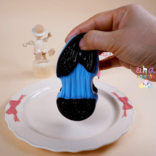 broken-oreo-squishy-stress-relief-toy